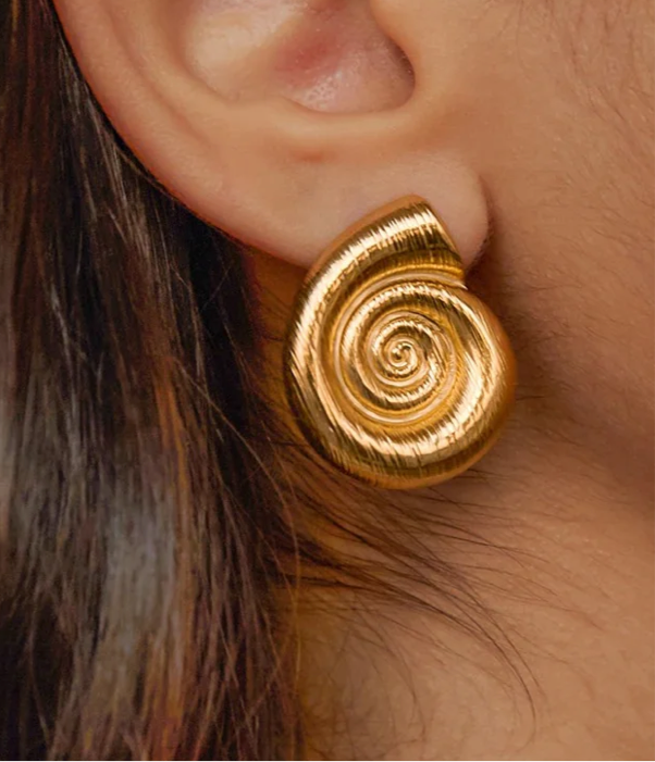 Gold Seashell Stud