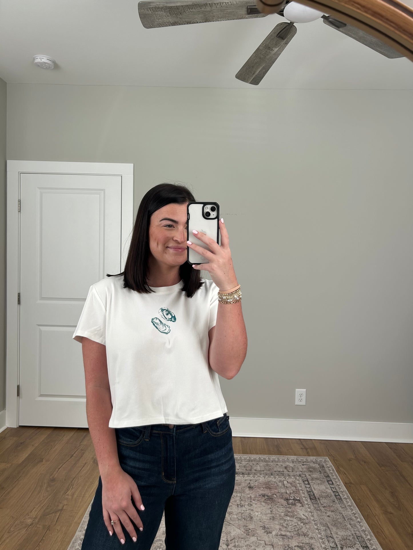 Oyster Graphic Tee