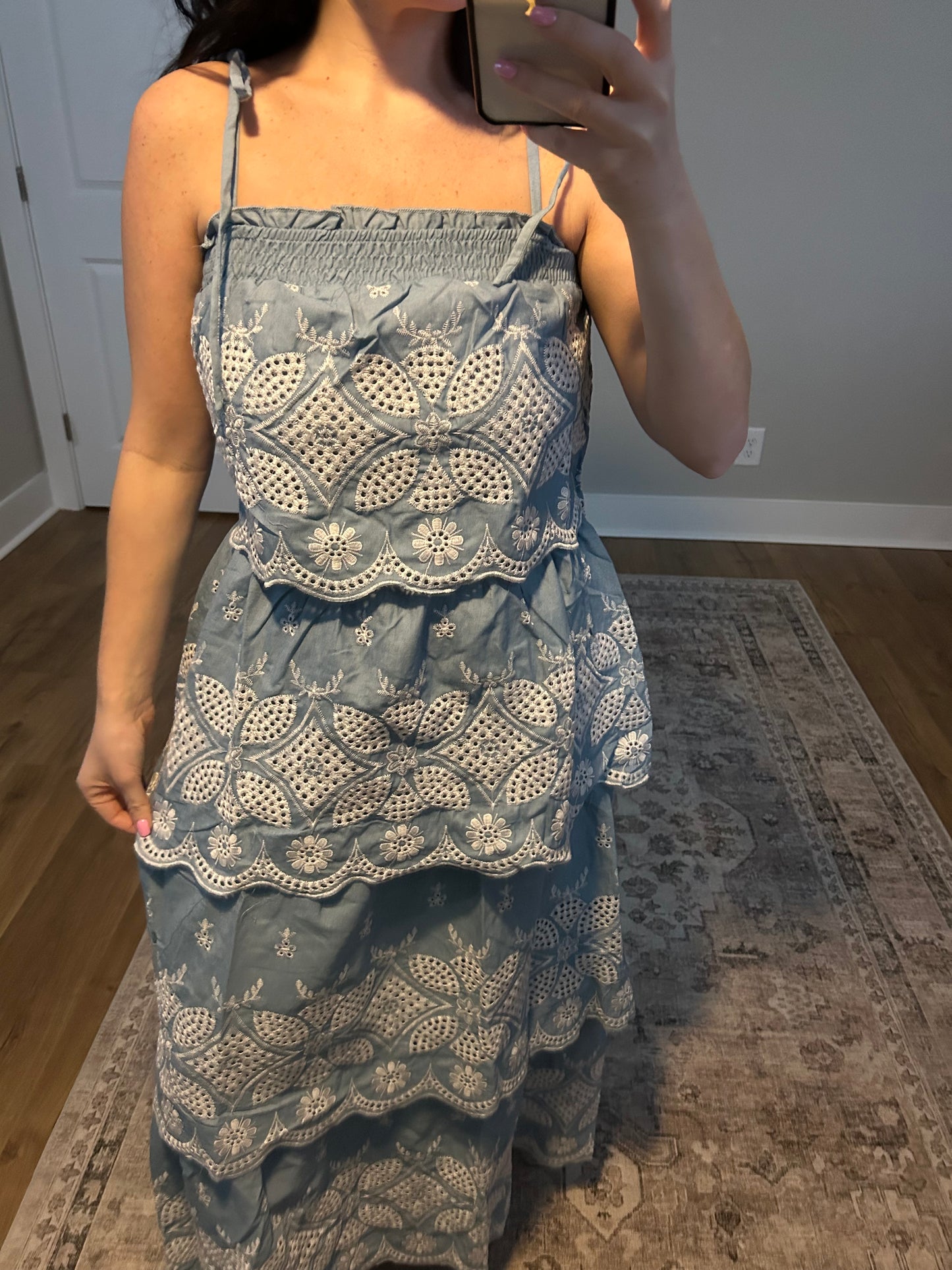 Eyelet Tiered Set