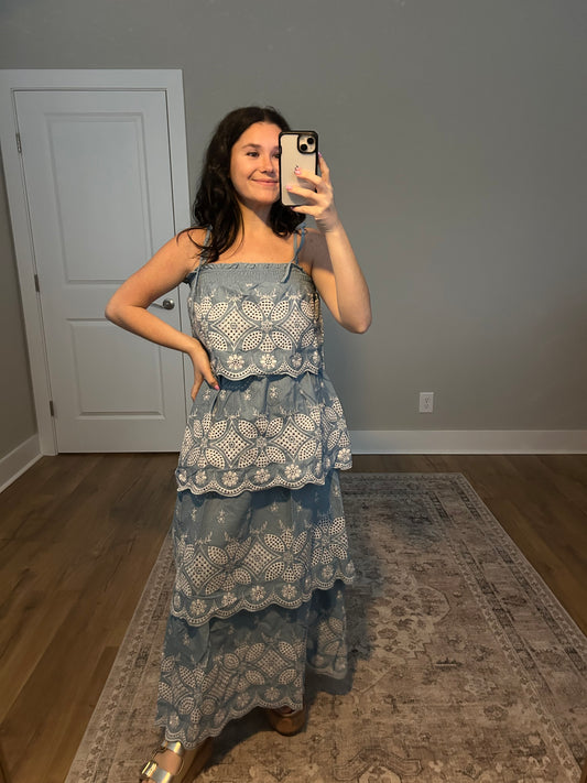 Eyelet Tiered Set